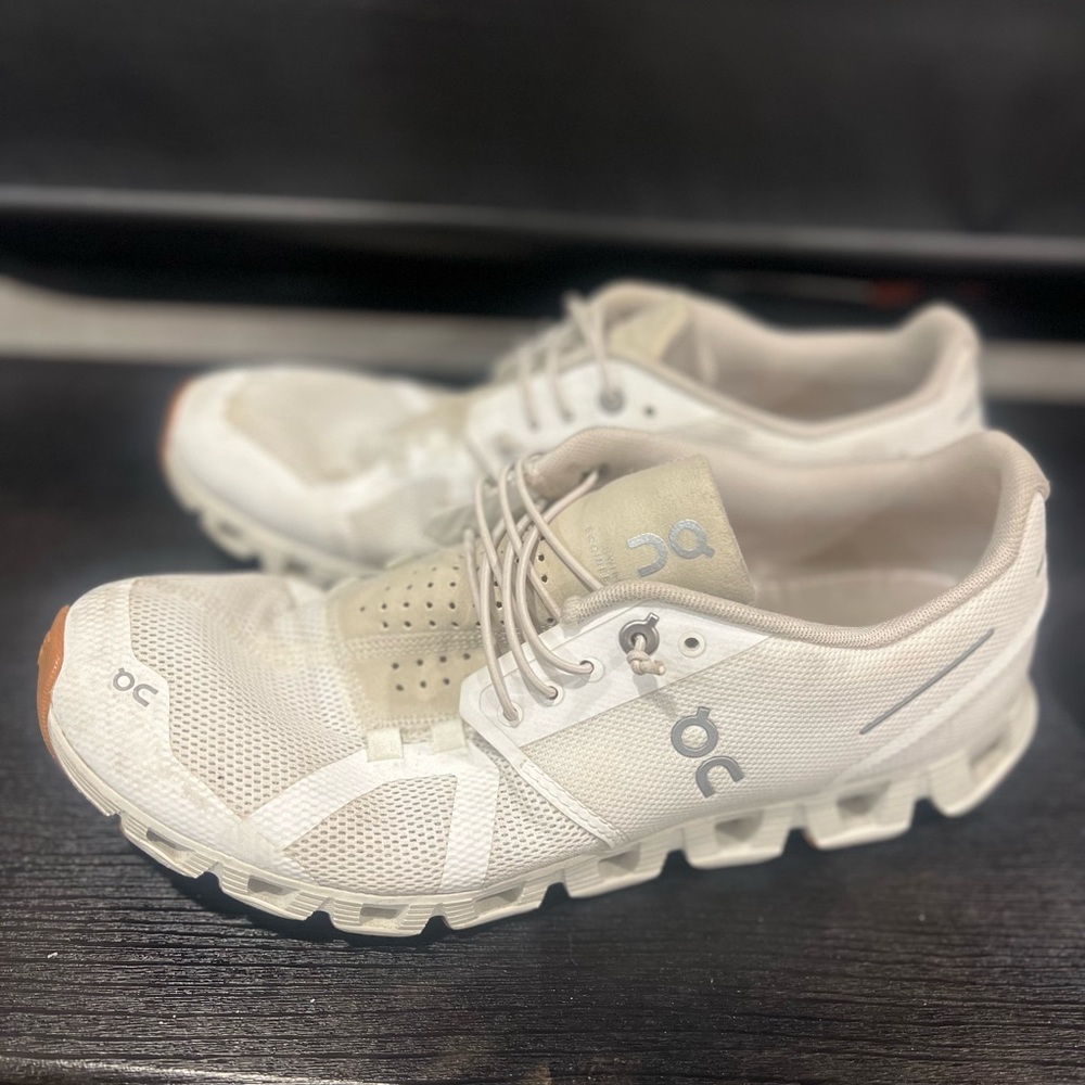 Onclouds white womens size 10
